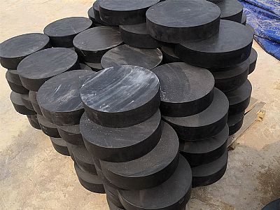 横峰县板式橡胶支座由若干层橡胶片与薄钢板经加压硫化